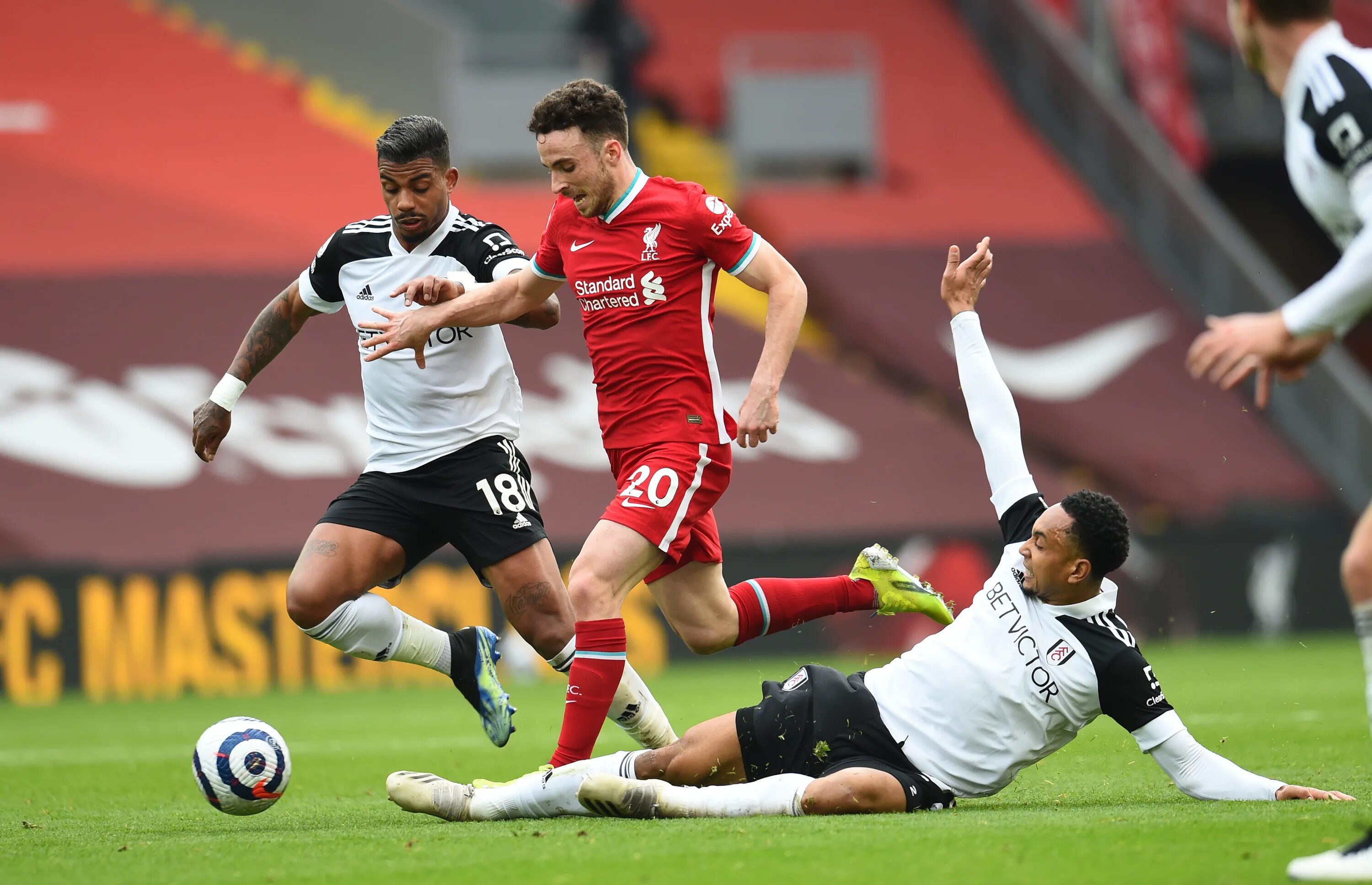 Manchester united fulham live. Фулхэм Ливерпуль. Ливерпуль 4:1 Фулхэм. Football Англия Ливерпуль. Манчестер Юнайтед Фулхэм.