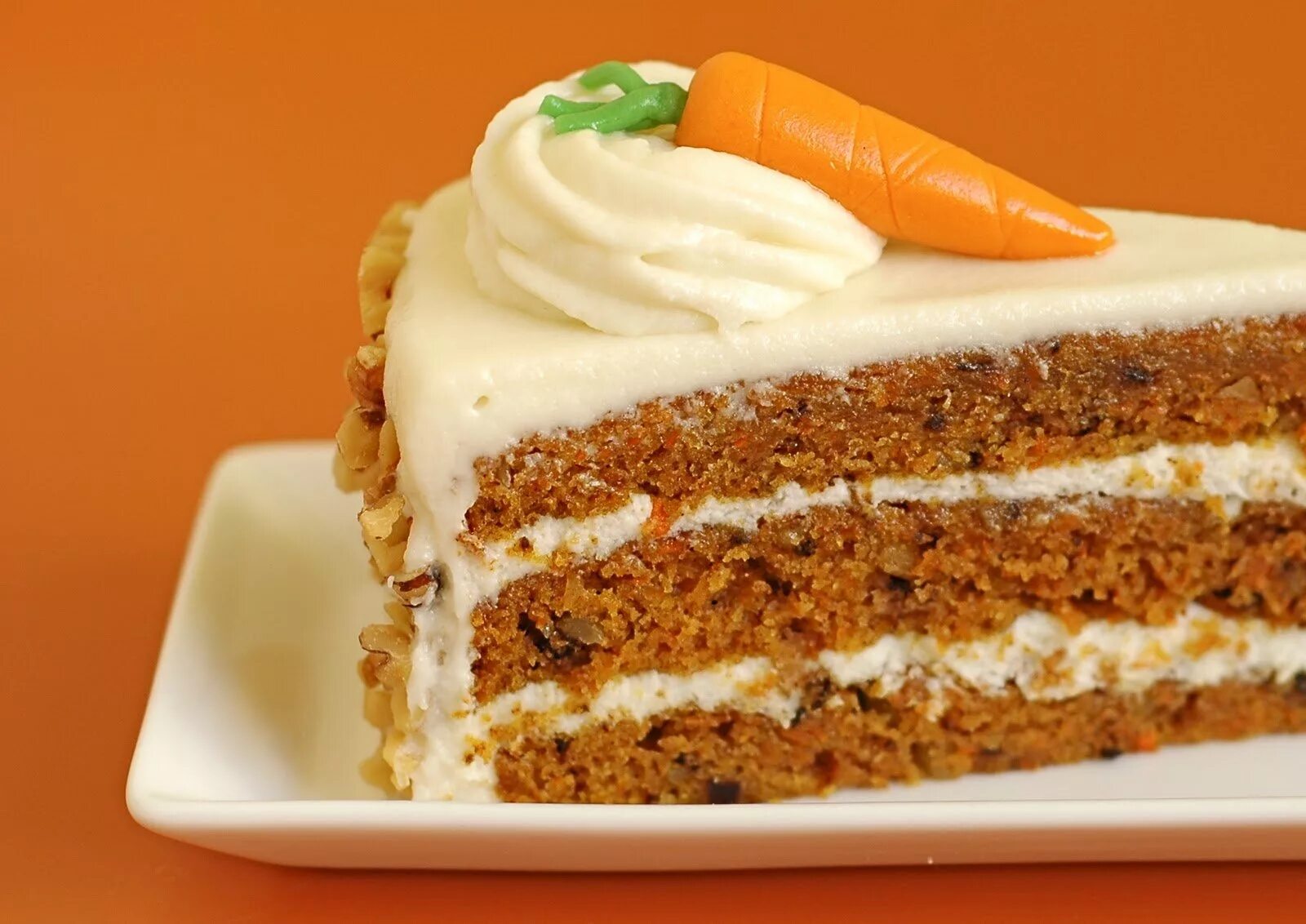 Торты фото пошаговая. Морковный торт Carrot Cake. Кэррот кейк торт. Морковный торт Шоколадница. Торт морковный Питер Фрост.