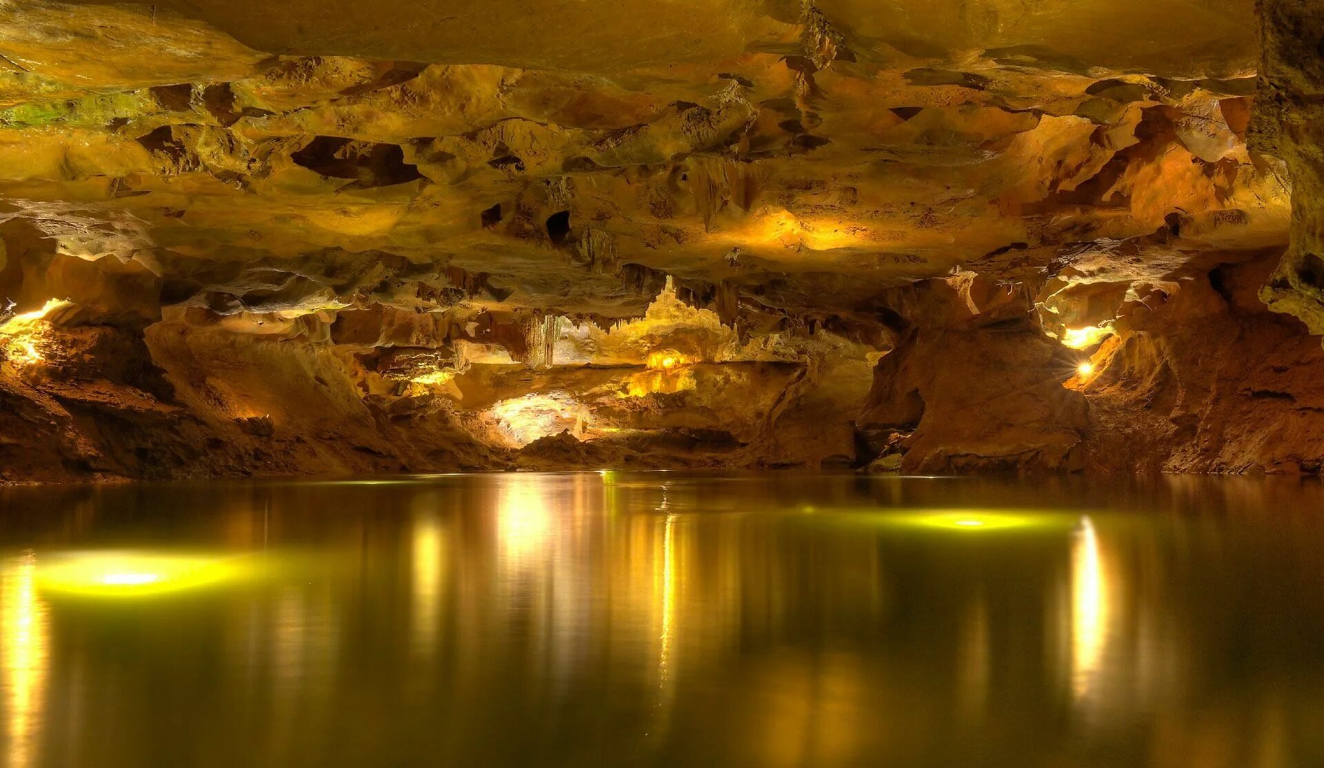 Caves de. Пещеры Сан Хосе Валенсия. Пещера Святого духа Сальвадор. Пещеры Святого Иосифа Валенсия. Валь-де-Ушо.