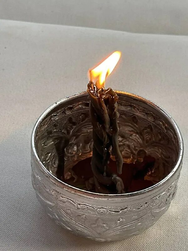 Горящее письмо. Люди у костра. Посиделки у костра. Потухший огонь. Костер осенью.