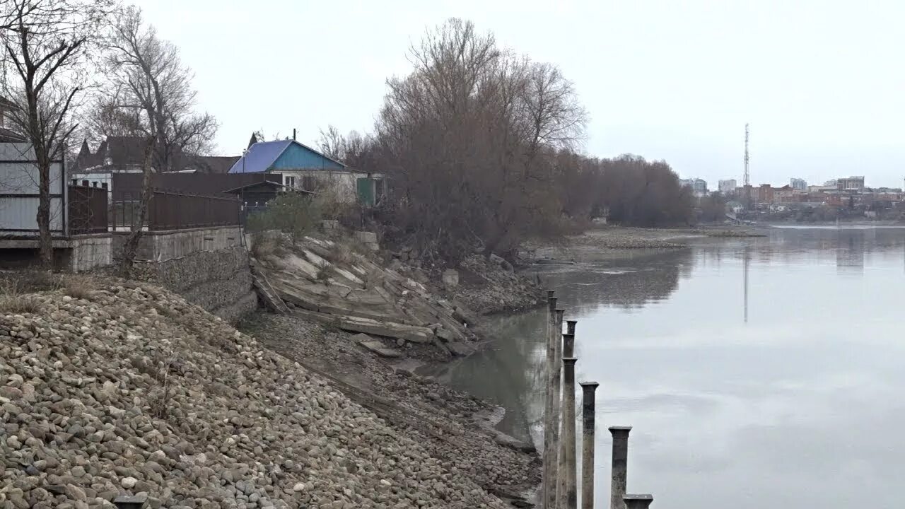 Кубань уровень воды в реке сегодня краснодар. Река Кубань наводнение 2002. Река Кубань Невинномысск. Река Кубань в Адыгее. Река Кубань наводнение 1963.