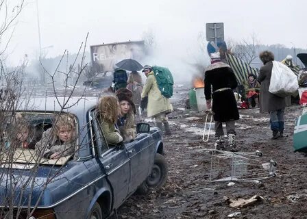 Взрослые люди ушли оставили город