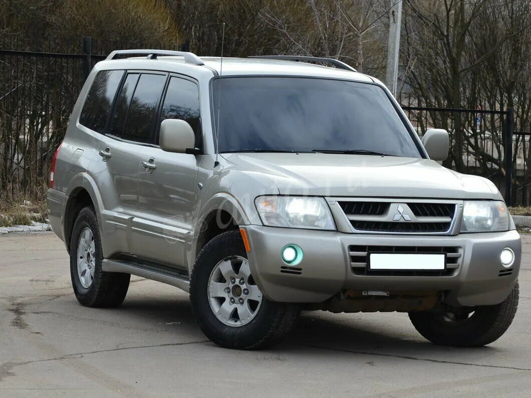 митсубиси монтеро 3 белый. Mitsubishi montero 2. 5. Mitsubishi монтеро 3. мицубиси монтеро 3.