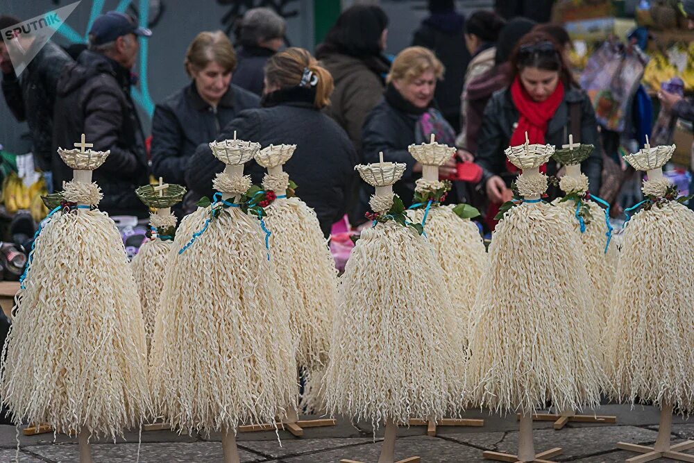 новый год в грузии традиции. рождество христово в грузии. новый год в грузии традиции. алило грузия. новый год грузия товлис бабуа.