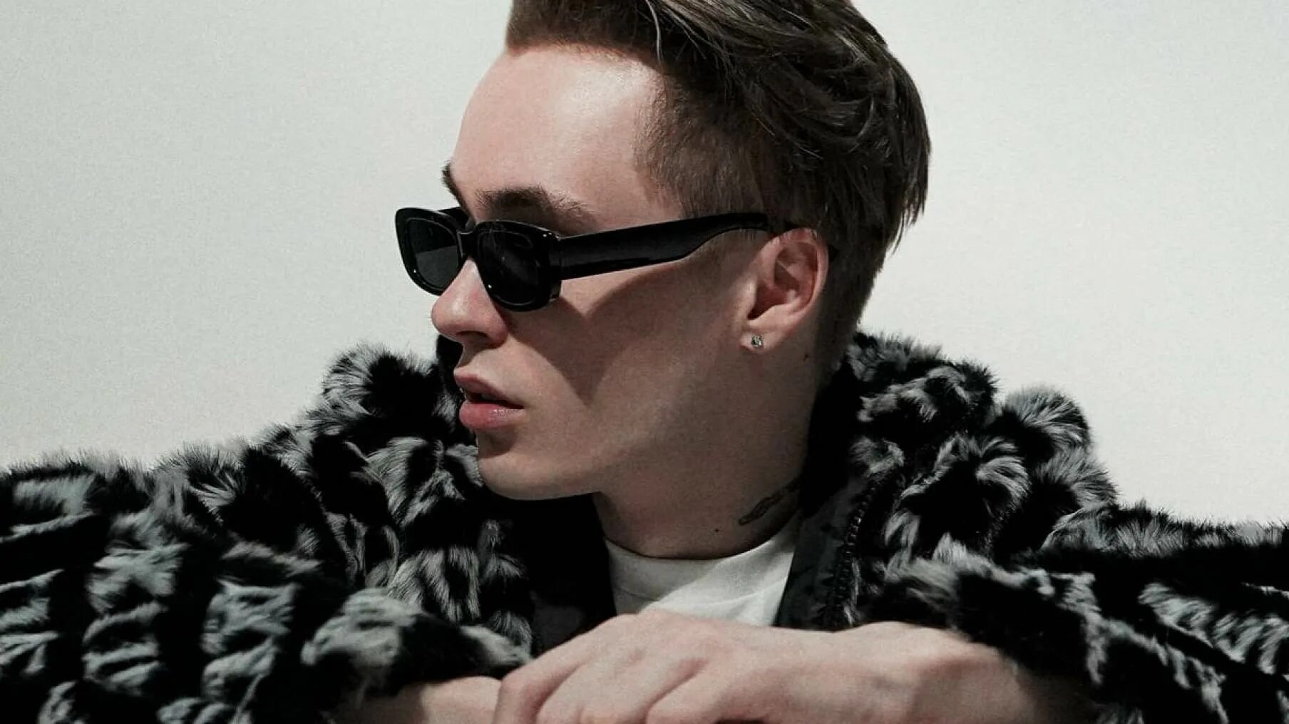 пусикиллер концерт. пуссикиллер обложка альбома. саша блант пусикиллер. саша косолапов пусикиллер. экси певец.