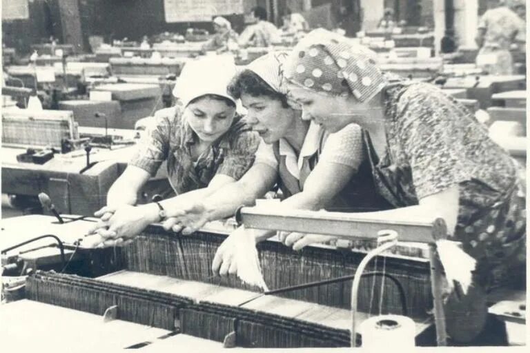 Кто такие лимитчицы в советское время. Советские лимитчицы. Кто такие лимитчицы в советское время. Советские девушки. Кто такие лимитчицы в советское время.