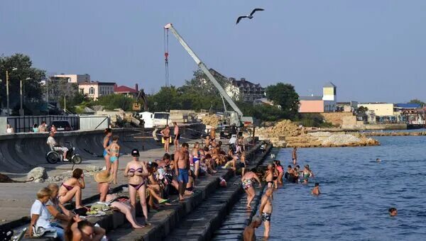 В евпатории открыли набережную терешковой. Набережная Терешковой Евпатория. Набережная Валентины Терешковой Евпатория. Набережная Терешковой Евпатория 2022. Реконструкция набережной Терешковой в Евпатории.