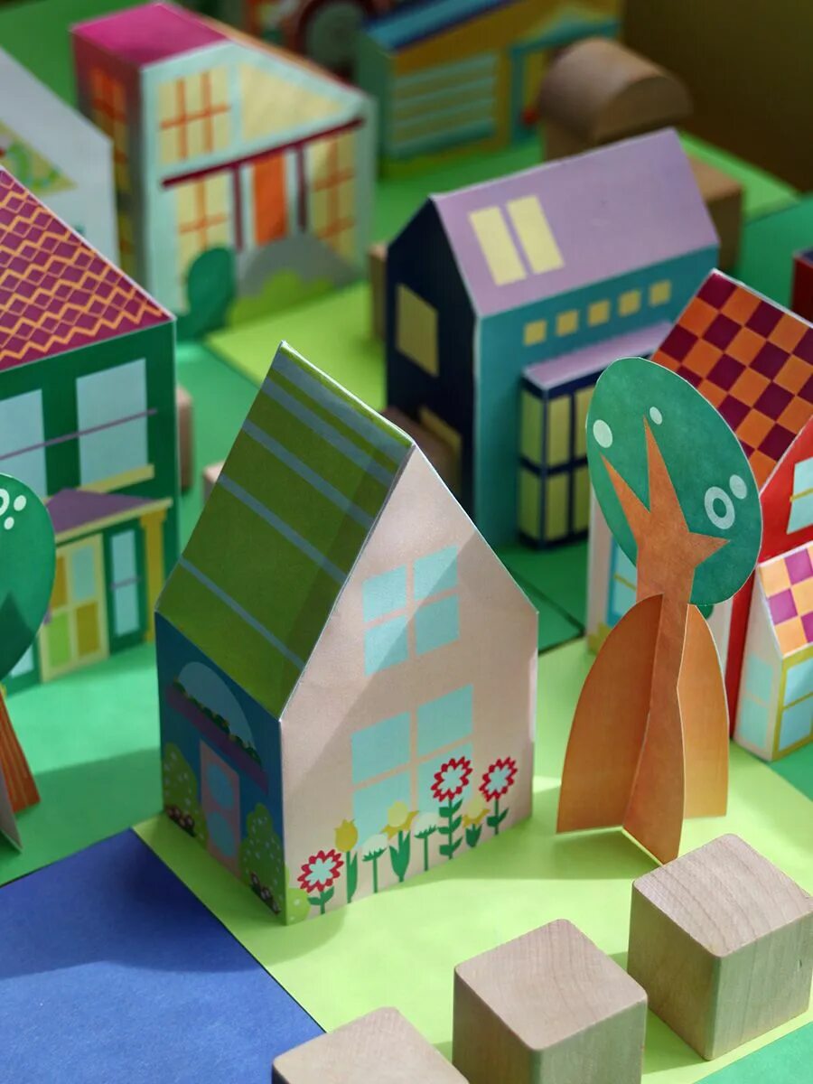 город из бумаги. макетирование для детей. строим город из бумаги. макет города из бумаги. макетирование зданий из бумаги.