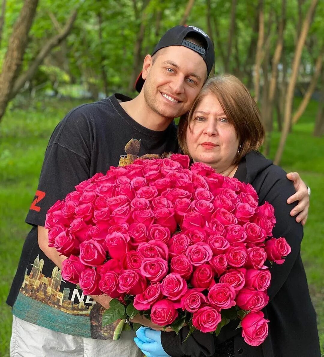 Сколько лет блогеру давиду турову