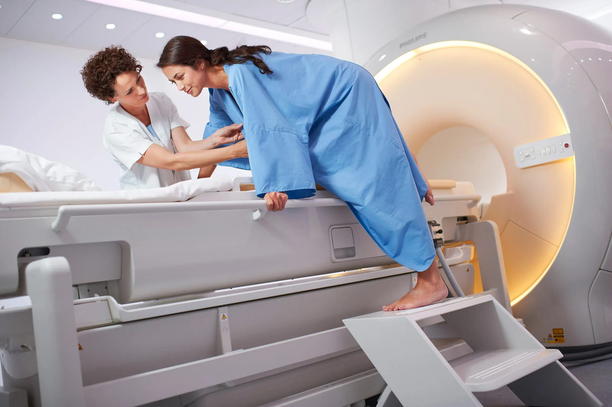 Где можно сделать мрт мозга. Магнитно резонансная томография молочной железы. Магнито-резонансная томография молочной железы. Мрт. Мрт молочных желез аппарат.