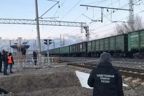 Не переживай меня собьет локомотив или трамвай