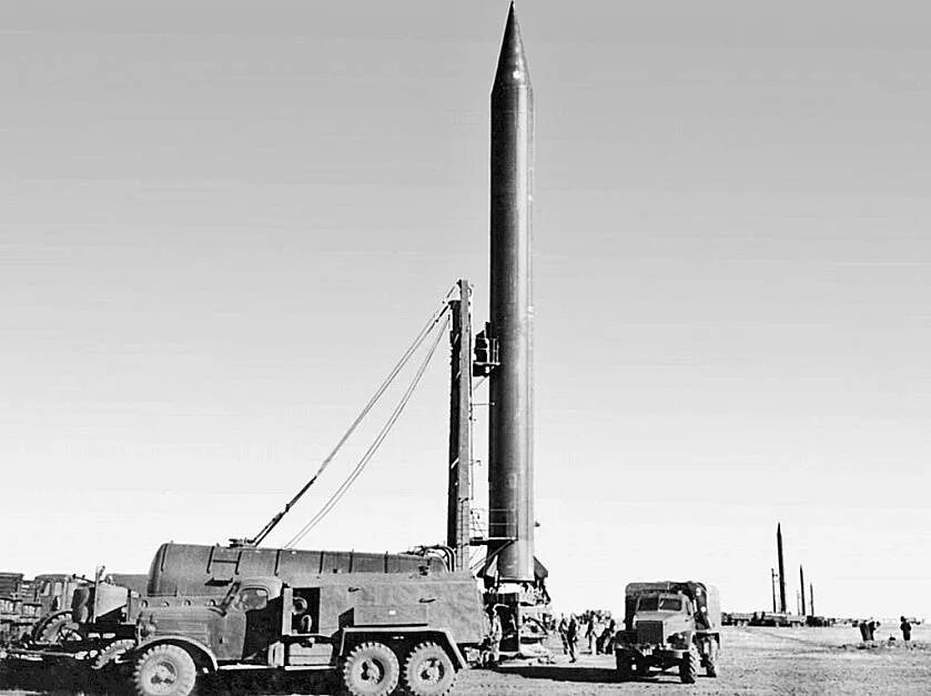 Создание первой баллистической ракеты. Р-12 баллистическая ракета. Баллистическая ракета средней дальности р-12 (. Ракетный комплекс р12 ракета 8к63 Пилюгин. Ракетный комплекс р-12 (8к63, SS-4, Sandal).