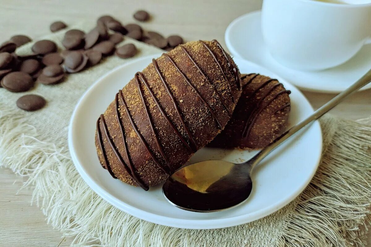 Рецепт печенье какао сгущенка. Пирожное "картошка". Пирожные картошка. Пирожное картошка из печенья. Пирожное картошка из Орео.