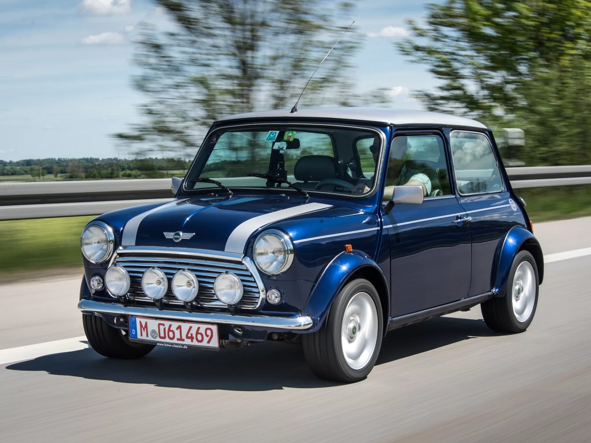 Mini cooper модельный ряд. Мини купер 2000. мини купер 1950. мини купер 1. mini cooper 1958.