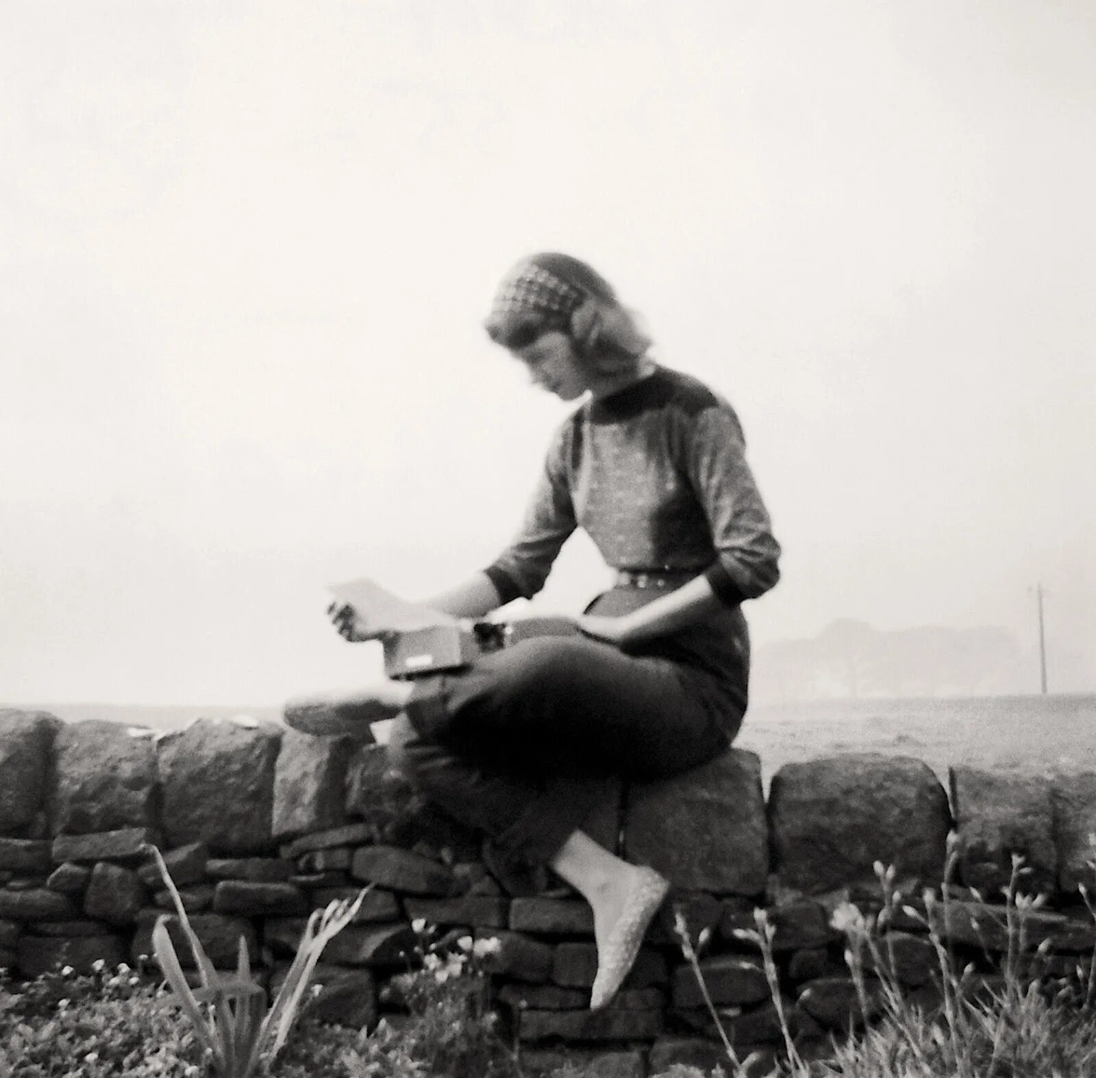 Писатель без поэтической жилки. Sylvia Plath. Молодая писательница. Писательница ретро фото. Sylvia Plath with a Typewriter.