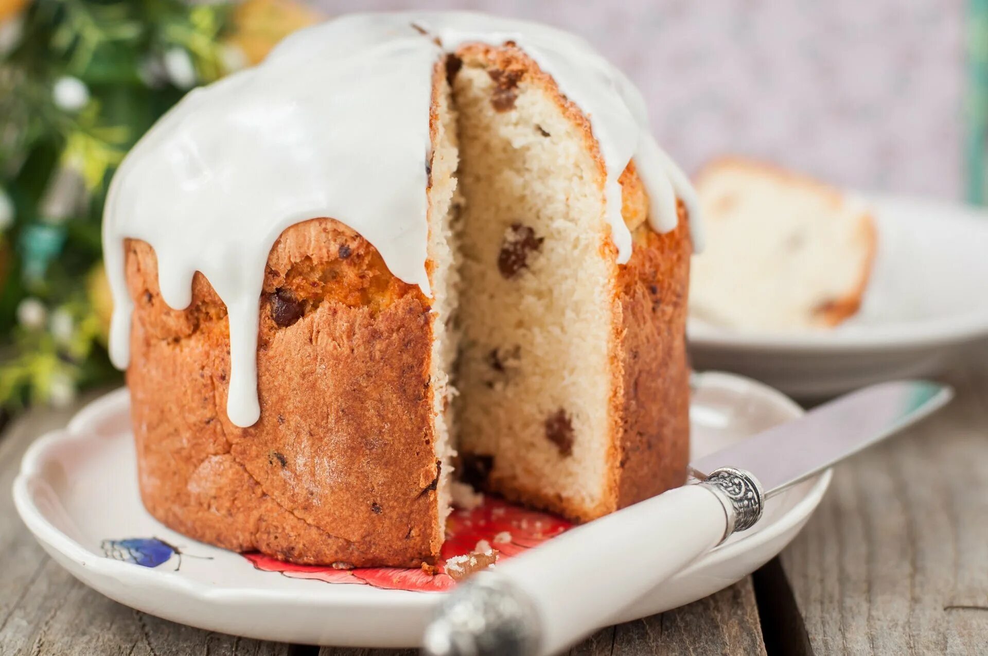 Кулич с сухими дрожжами с изюмом. Куличи пасхальные творожные бездрожжевые. Кулич Пасхальный Юлии Высоцкой. Творожный бездрожжевой кулич.