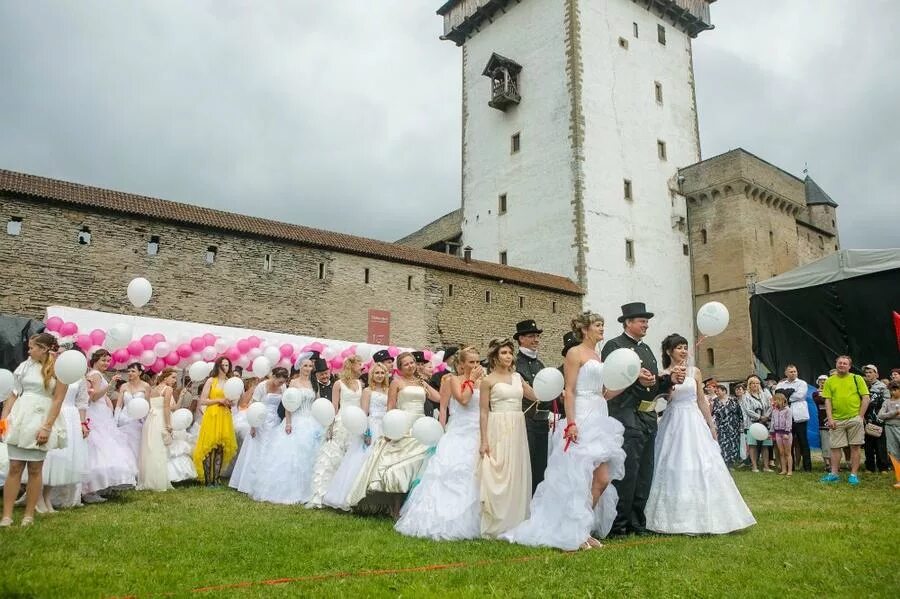 сбежавшие невесты (сериал, 2014 – 2015). город невест сериал. город иваново сбежавшая невеста. акция «сбежавшая невеста». сбежавшие невесты/тверь.