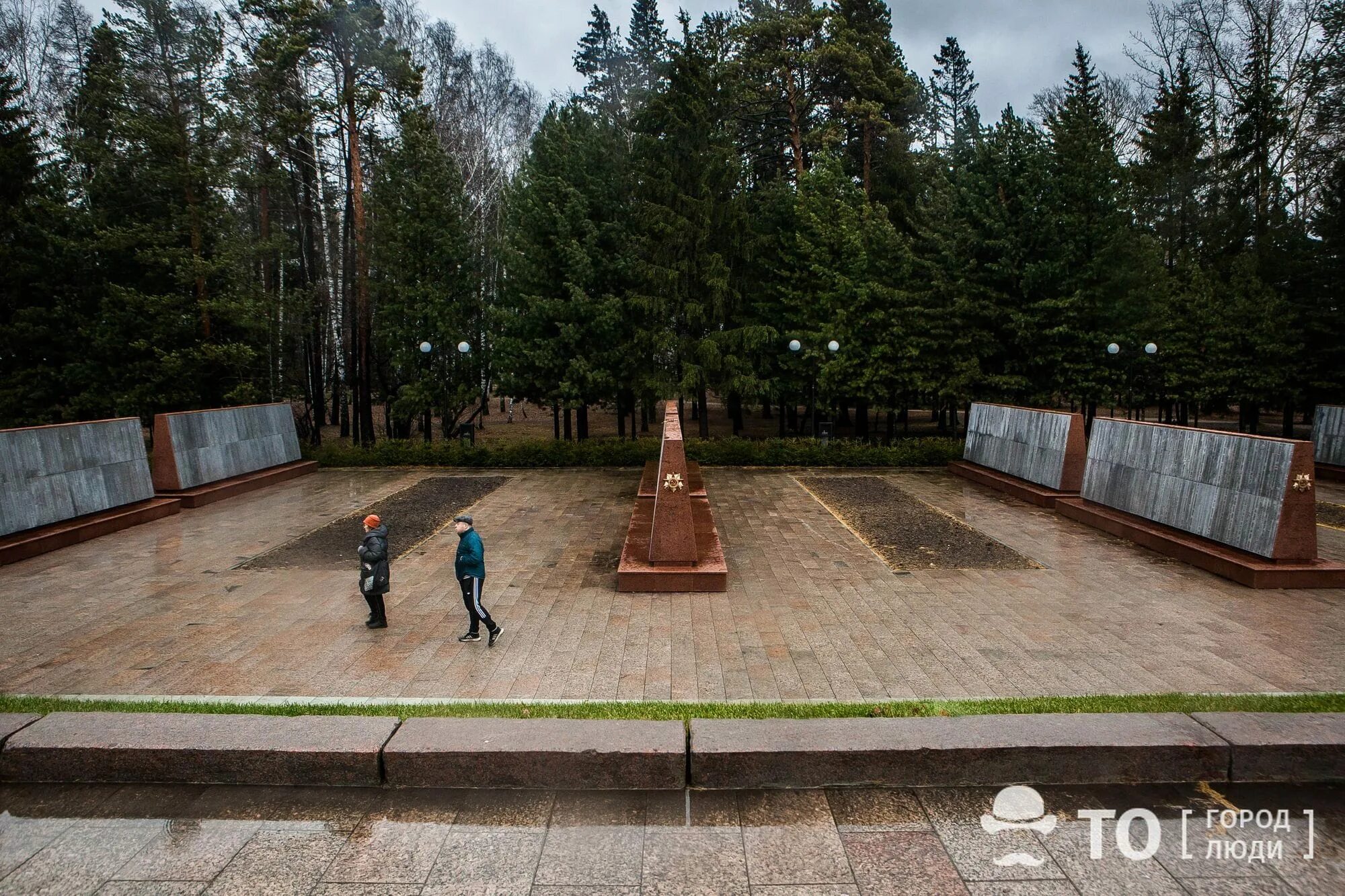 Лагерный парк томск. 1960 лагерный сад томск. Лагерный парк томск. Лагерный сад набережная томск. Томск лагерный сад монумент.