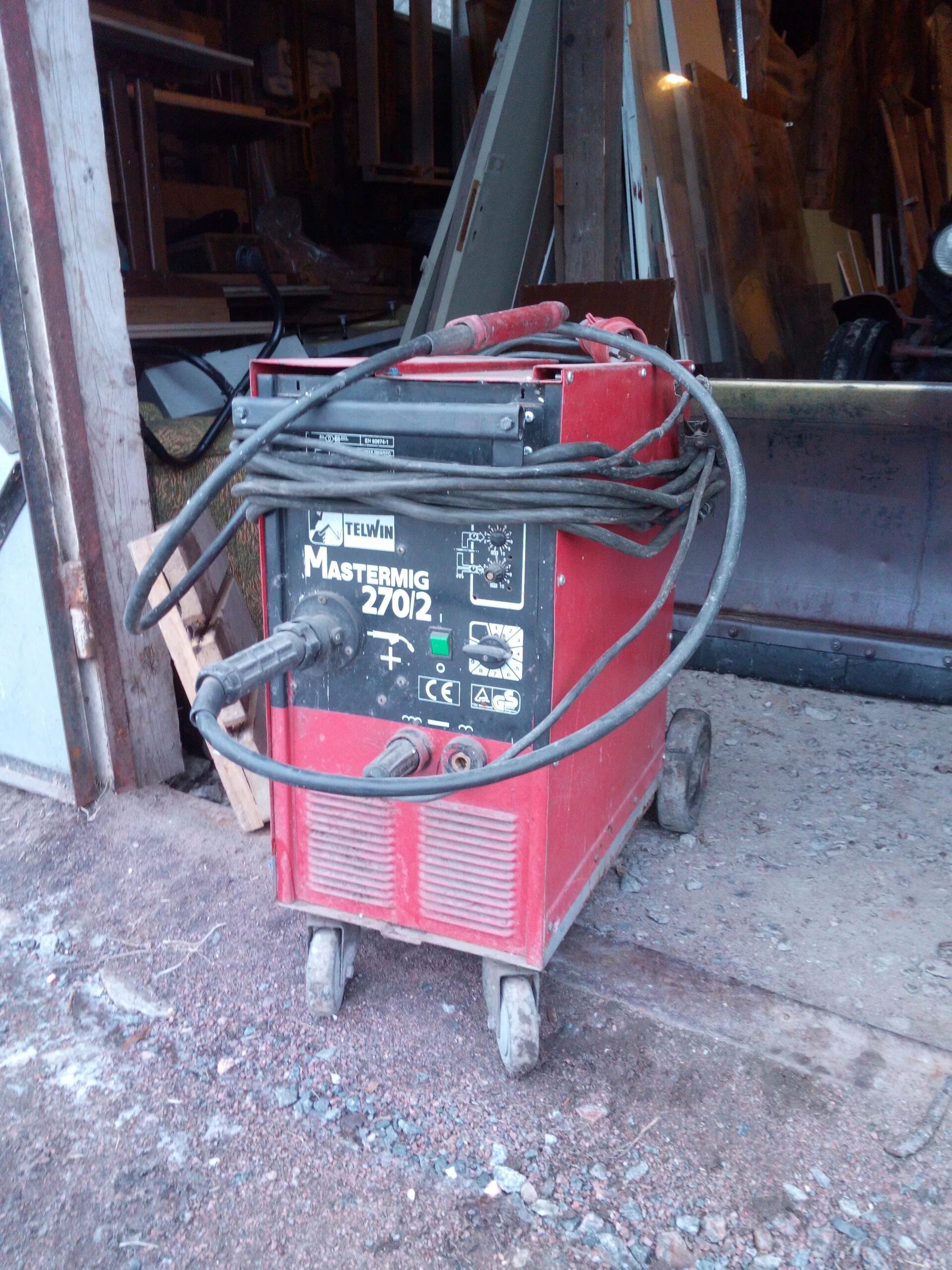 сварочный выпрямитель вду-505. сварочный полуавтомат мс-400. сварочный ресанта 250. сварочный аппарат тдм 407. полуавтомат сварочный пдг-402.