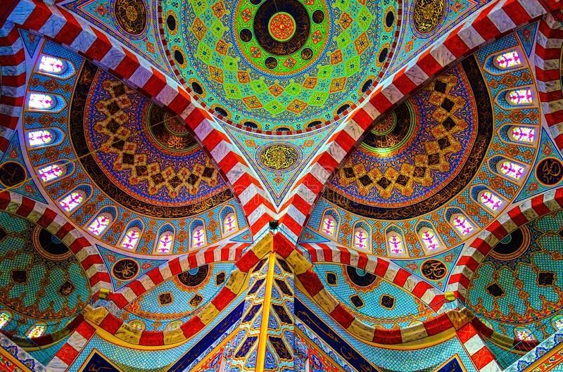 Сообщение особенности внутреннего убранства мечетей. Мечеть джалиль хаят. внутреннее убранство мечети 5 класс. рисунки мечети и внутреннего убранства. особенности внутреннего убранства мечетей 5 класс.
