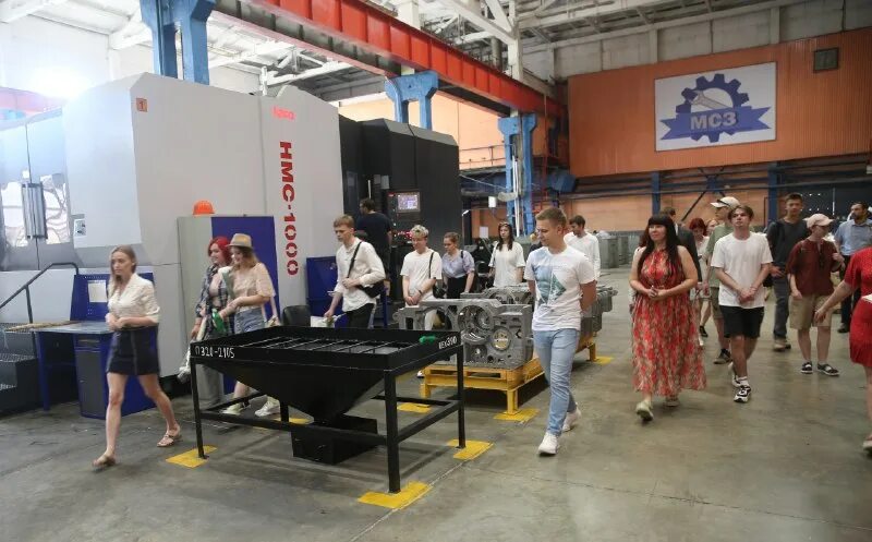 Курганмашзавод курган. Курганмашзавод отдел кадров. Курганмашзавод отдел кадров. Спаи олег харлампиевич уральские. Павлов курганмашзавод.