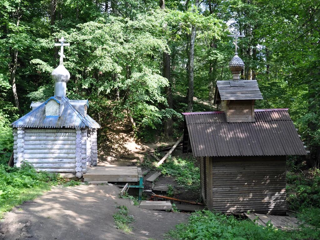 Святые источники в москве. Источник преподобного Никиты. Святой источник Артюшкино Ульяновск. Святой источник Никиты Столпника Ярославль. Святые источники в Челябинской области исцеляющие людей.