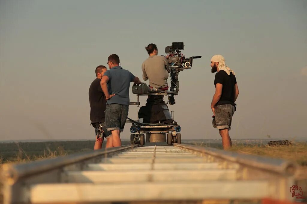 завершение съемок. милош бикович телки. съемка закончена выносите их. завершение съемок. планы съемки.