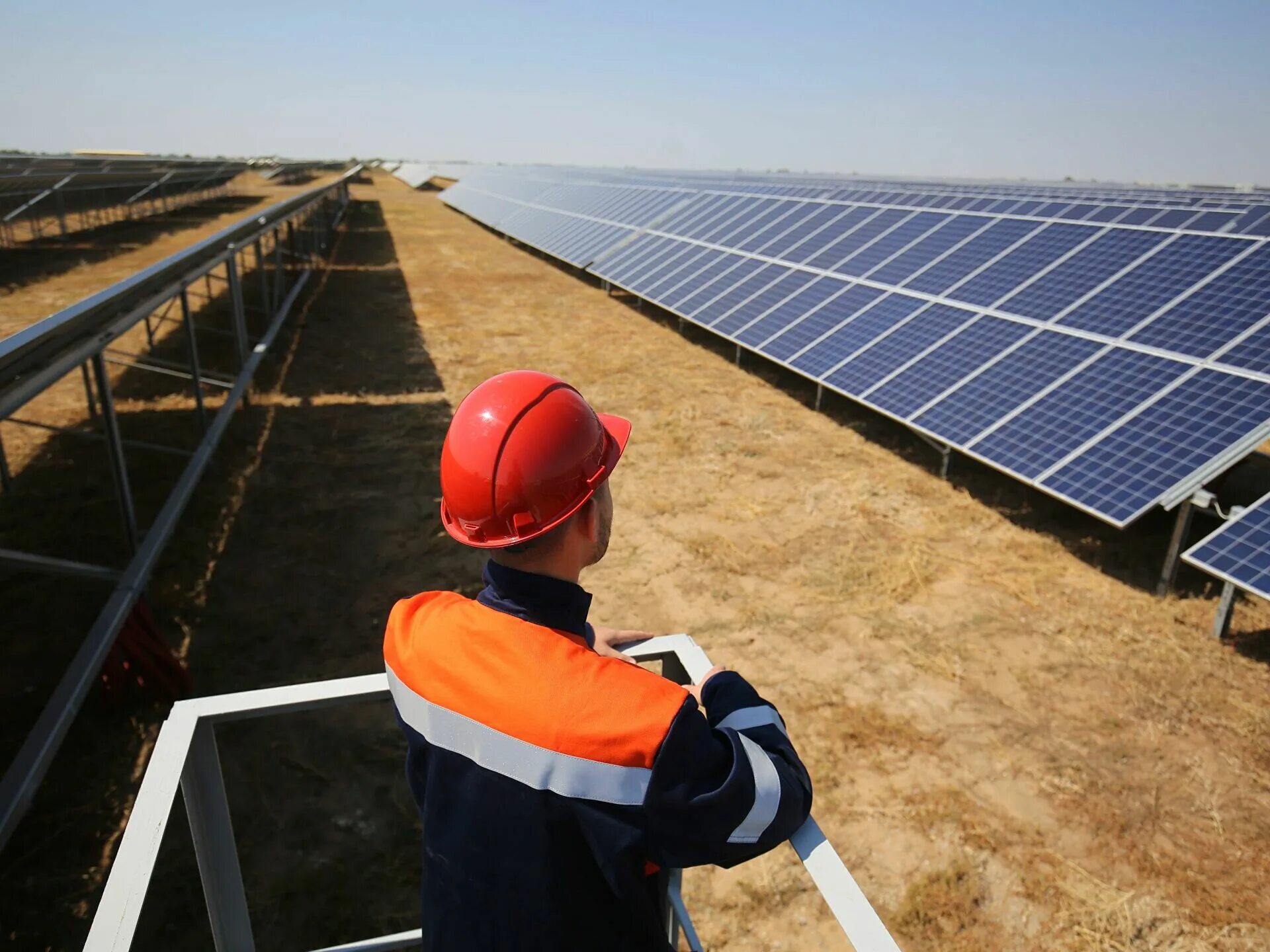 Солнечная фотоэлектрическая энергия. Стройка солнечных электростанции. Солнечный строится. Солар солнечная станция. Солнечный строится.