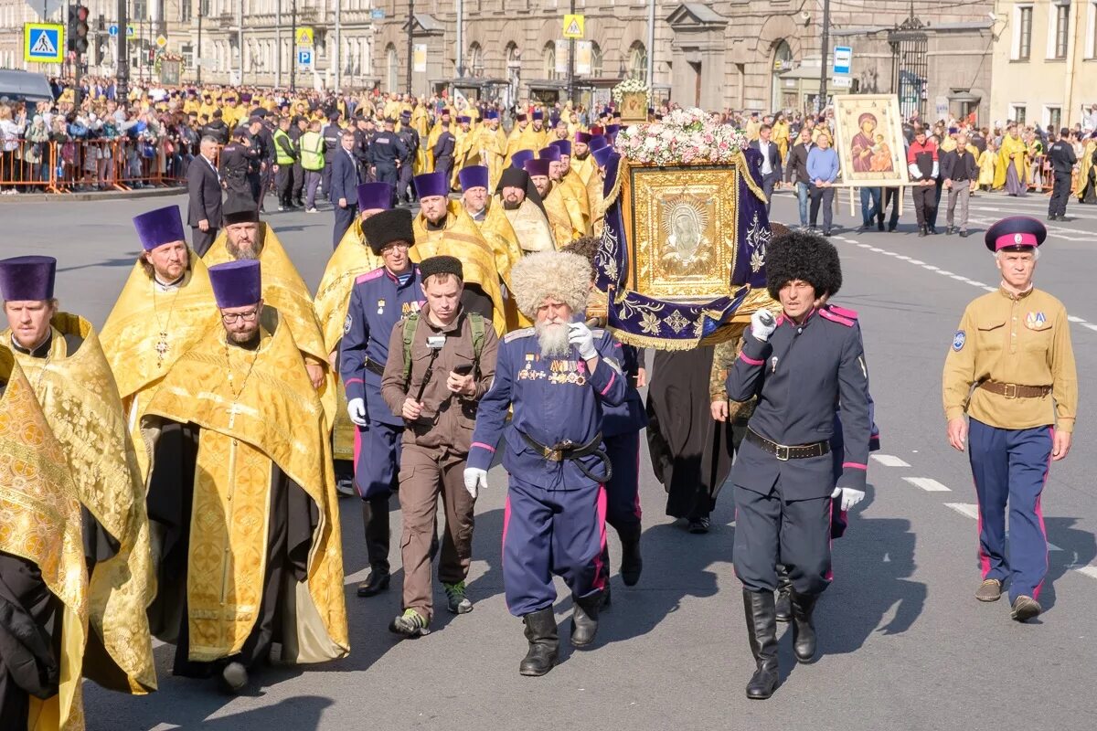 12 сентября. Крестный ход в Санкт-Петербурге 12 сентября 2019. Крестный ход в СПБ 12 сентября. Крестный ход Санкт Петербург Александра Невского. Крестный ход Александр Невский СПБ.