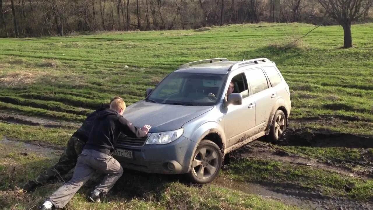 Форестер тест драйвы. Субару Форестер 2008 в грязи. Subaru Forester 2009 года на бездорожье. Subaru Forester sh тест драйв. Субару Форестер 2006 20 черный в грязи.