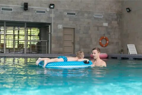 Бассейн с морской подогреваемой водой