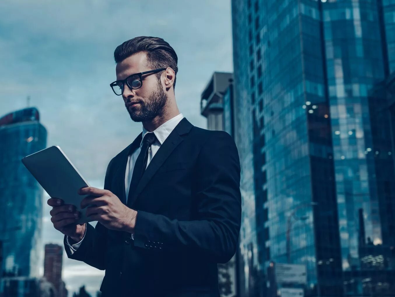 Кибер трамп. Каменщиков дмитрий домодедово. Бизнесмен 2016. Бизнесмен 2016. Харриган тв.