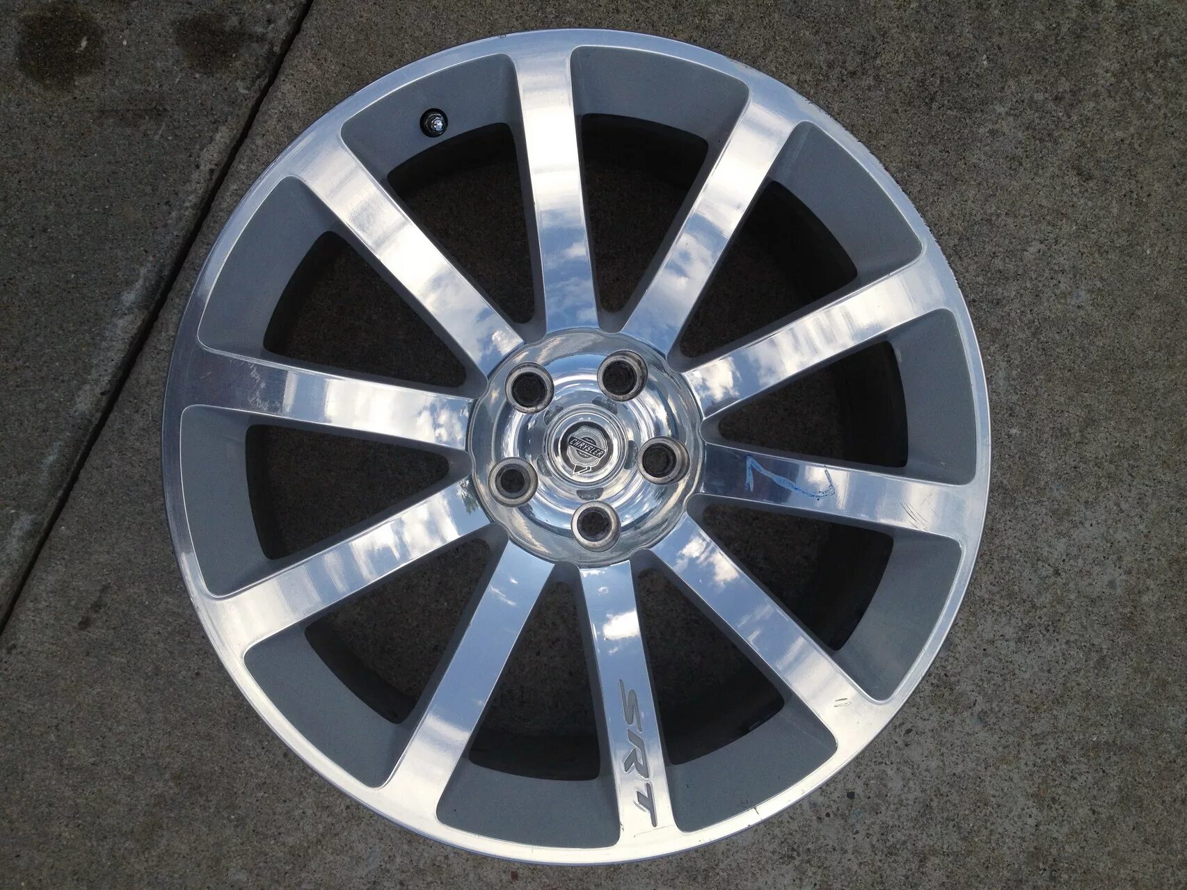 300 дисками. Диски на крайслер 300с. 5. Disk chrysler 300 c. 1 srt8.