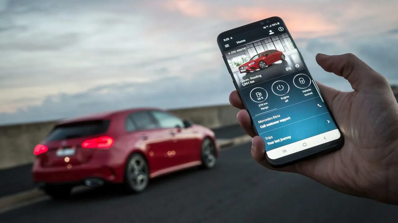 Приложение мерседес ми работает. Приложение мерседес. mercedes connect. my mercedes приложение. мерседес mi connect.