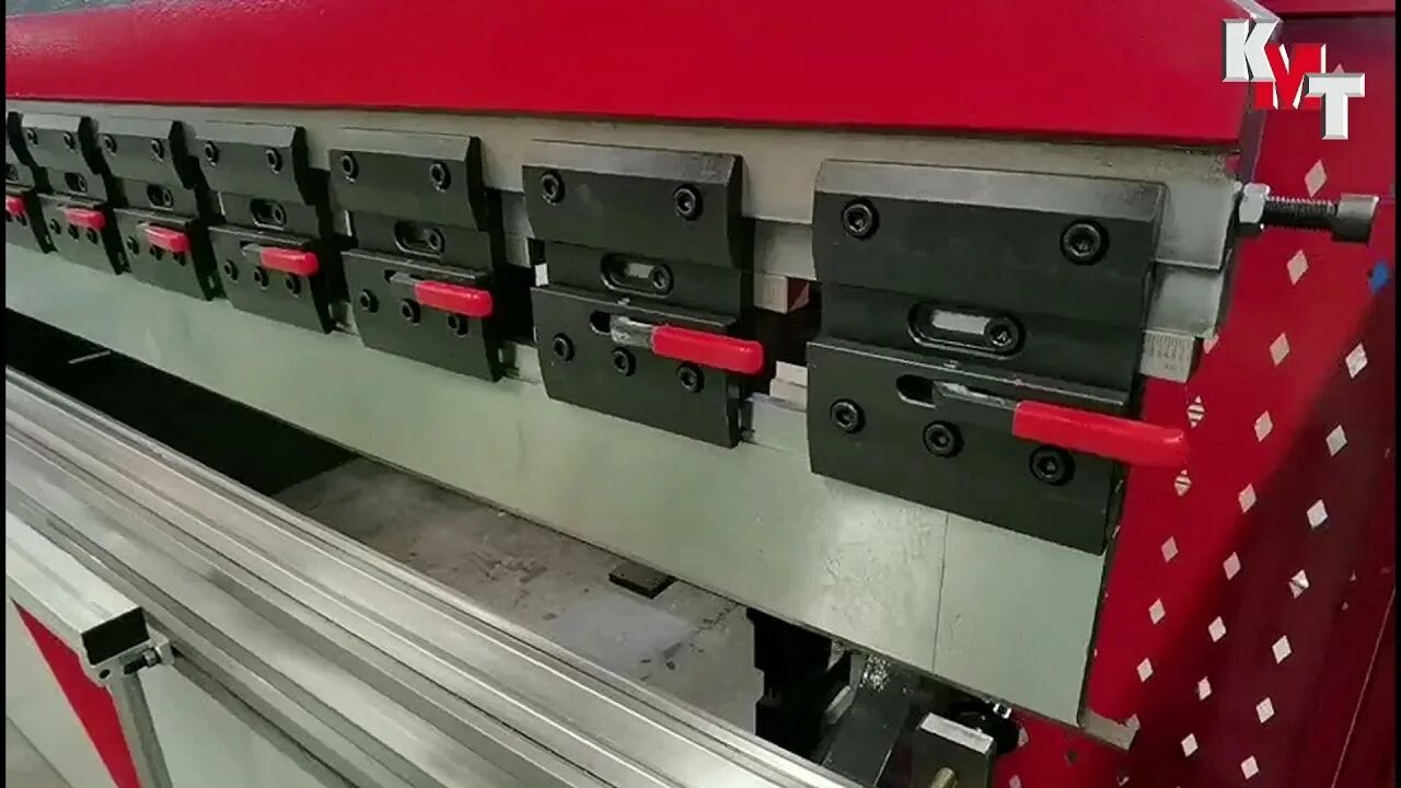 Работа листогибочного пресса