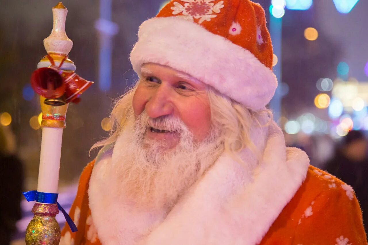 Включи дедуля. Дед Мороз с настоящей бородой. Настоящий дед Мороз. Борода Деда Мороза.