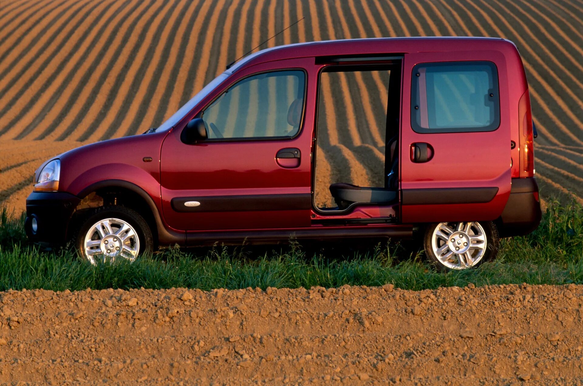 Renault kangoo 1 9. Renault Kangoo 1. Renault Kangoo 4. Renault Kangoo 1 поколение. Renault Kangoo 1 4x4.