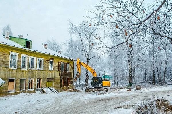 Дом под снос лянтор. Деревяшки ханты-мансийска. урай деревяшки. радужный хмао финские дома. аварийное жилье г. х-мансийск.