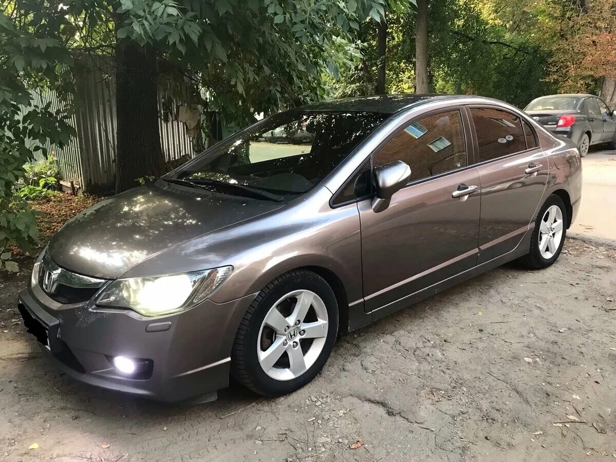 Цивик 4д 2008 купить. Honda Civic 4d (8g). Honda Civic 4d 2008 серая. Хонда Цивик 4д 2010. Honda Civic 4d серый.