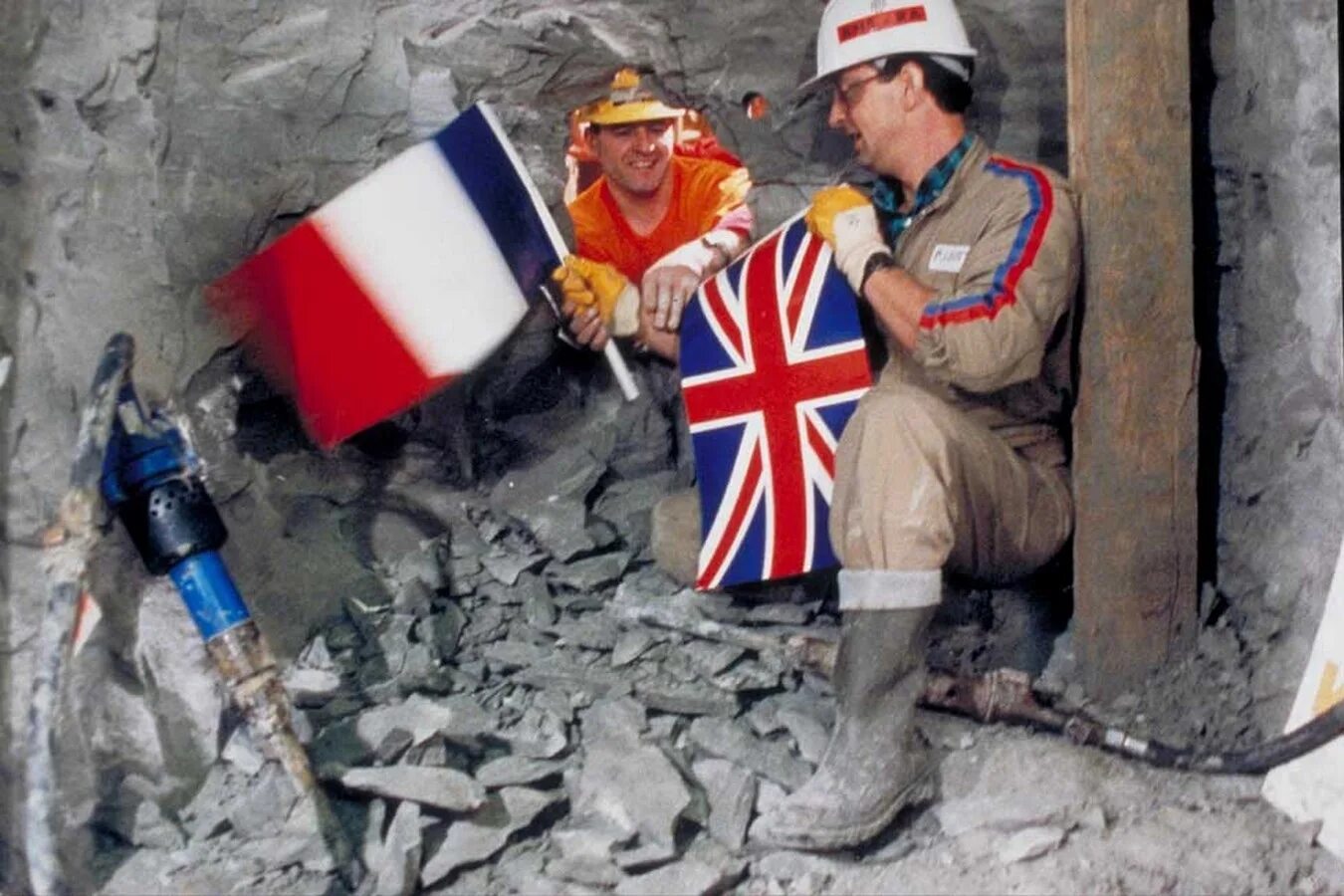 Француз построить. Тоннель под ла-Маншем (Франция-Великобритания, 1994 г.). Тоннель под ла Маншем. Ла Манш пролив Евротоннель. Евротоннель Великобритании.