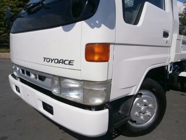 Toyota Dyna ly60. Toyota Dyna 200 1988. Dyna / TOYOACE В кузове ly162. Тойота Тойоайс ly212.