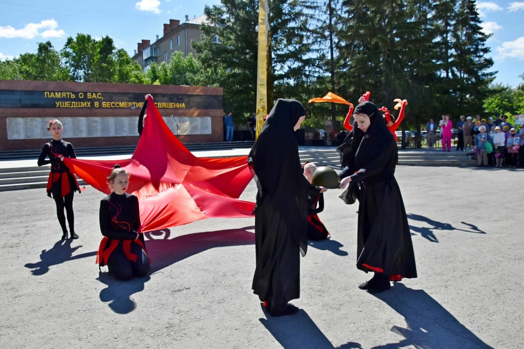 Погода в южноуральске на 10 челябинская. Митинг в честь памяти и скорби в Прохоровки.