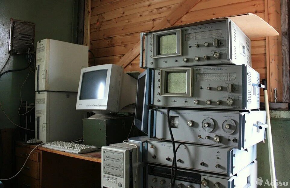 первый электронный прибор