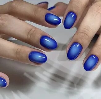 Көк маникюр дизайны