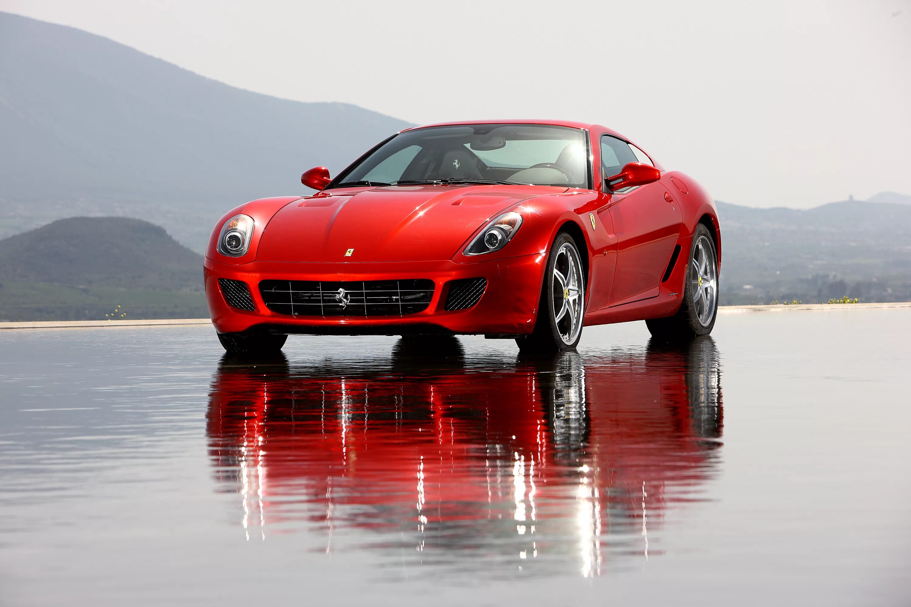 Красное авто. Машина Ferrari 599 GTB Fiorano. Феррари 599 GTB. Ferrari 599 GTB HGTE. Ferrari 599 2012.