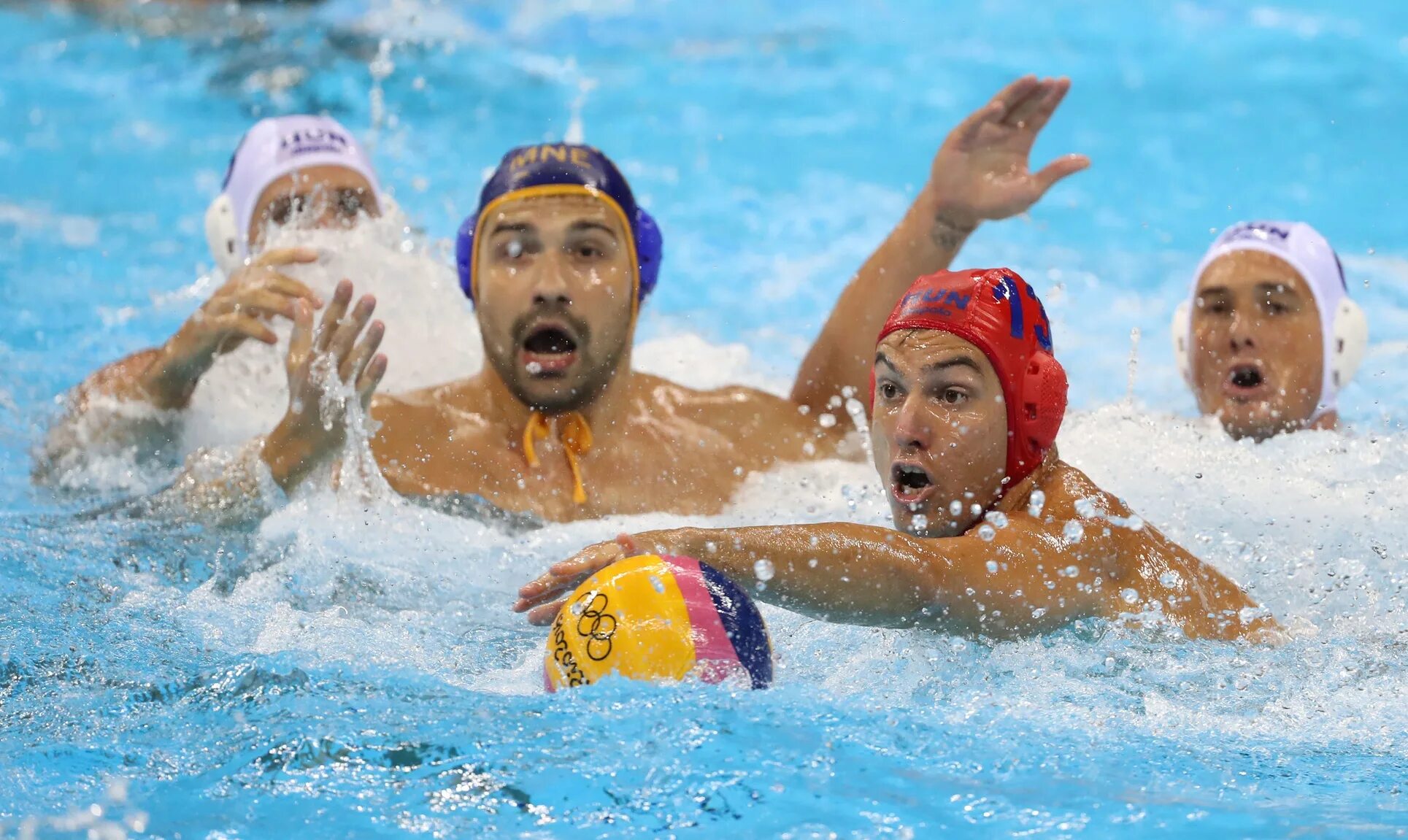 Купить водное поло. Water Polo. Водное поло команда. Мяч для водного поло. Водное поло фото.