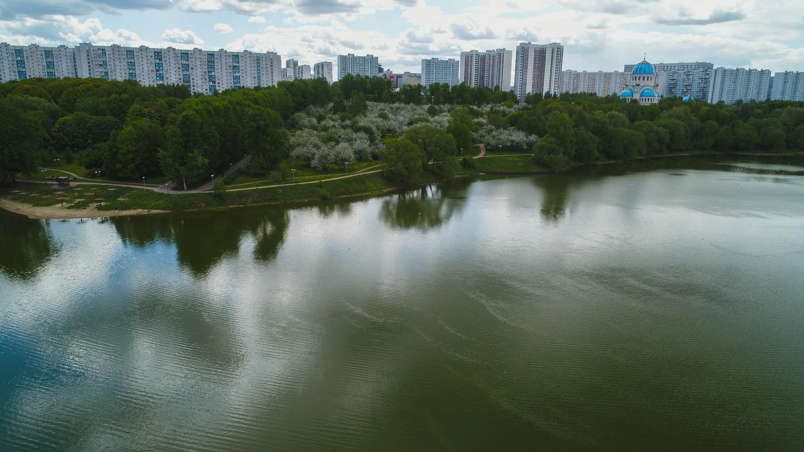 Пруды юао. Борисовские пруды пруд. Район борисовские пруды. Пруды регуляторы братеево. Варшавские пруды чертаново южное.