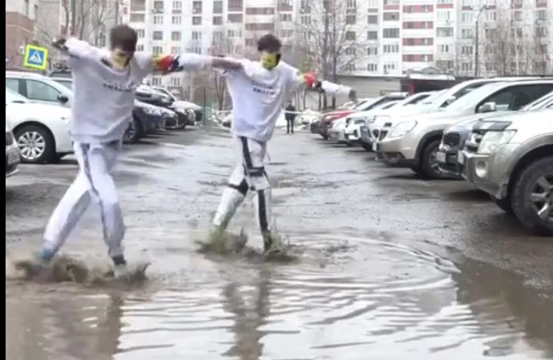 Танцующий блоггер