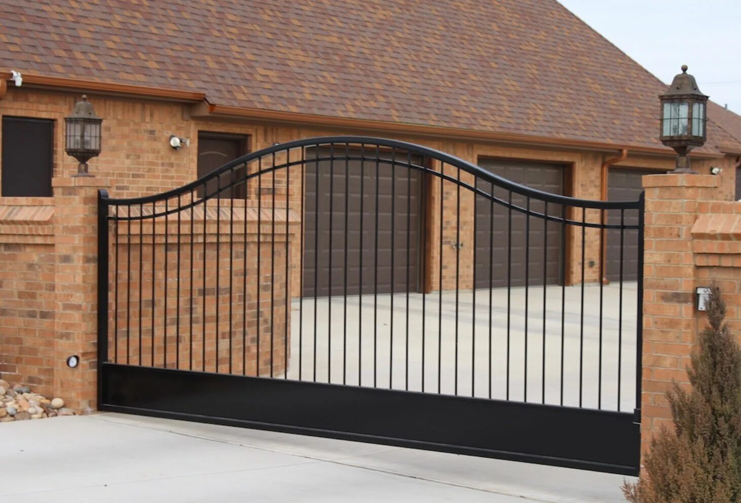 Забор 67. Ограждение из бетонных столбов. Фасад забора. Ворота ограды останкинский усадьба. Мир заборов.