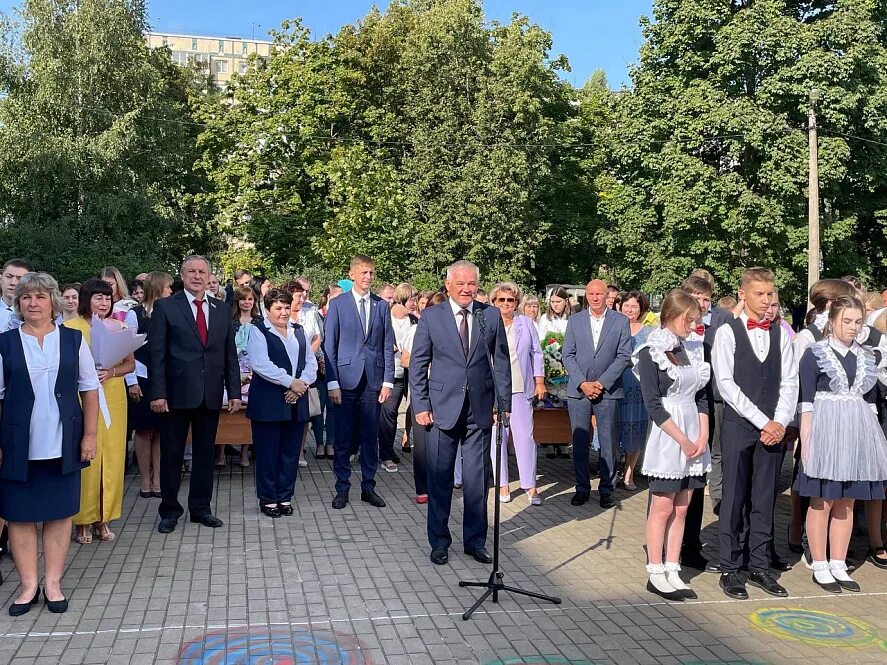 Новости сегодня старый оскол белгородская область. Новая школа старый Оскол. П Горьковский Белгородская область школа. Старый Оскол сейчас. Школа 3 новый Оскол фото.